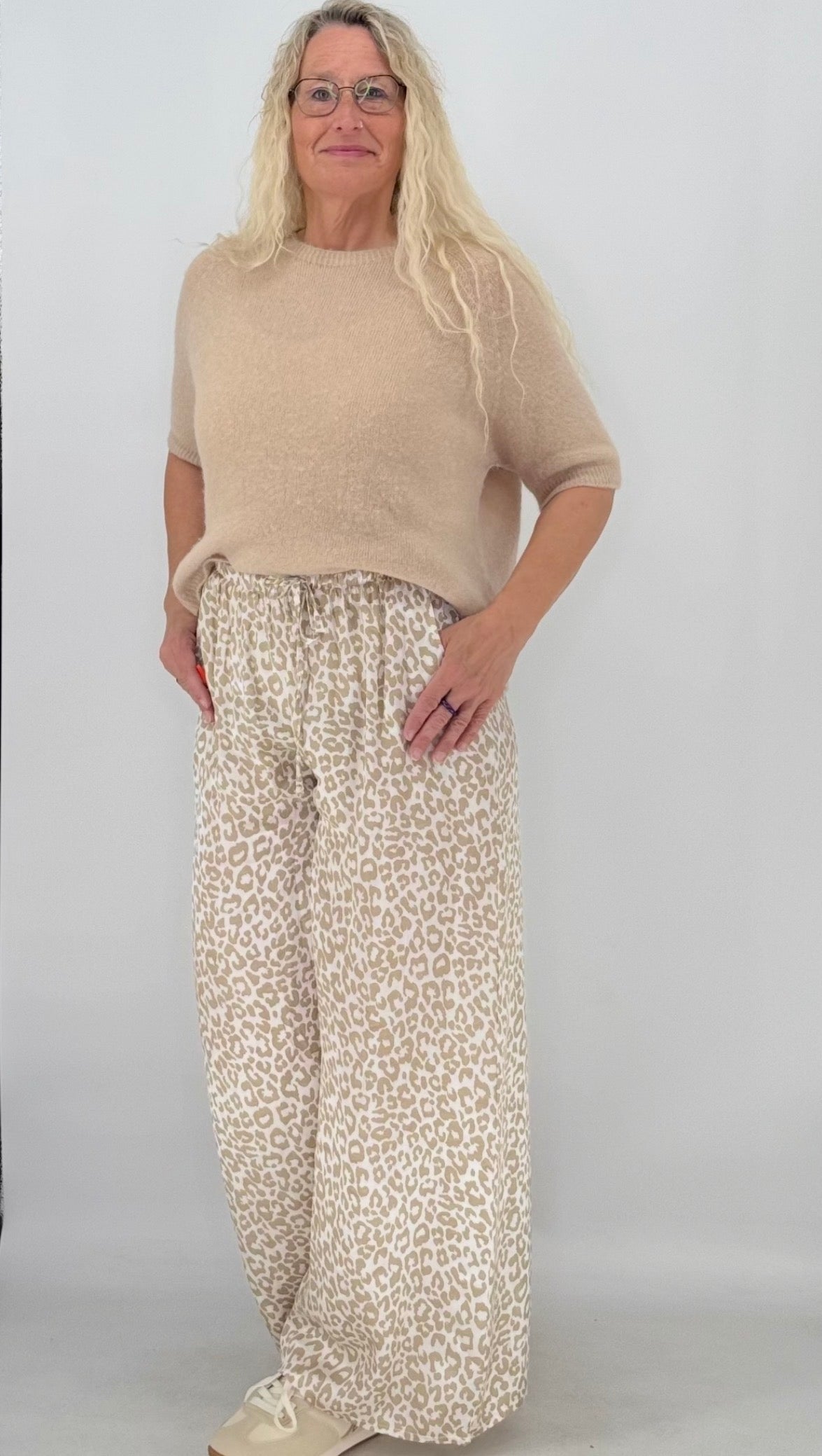 Seidige Leo Hose in Beige/Creme
