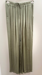 Hose in trendigem Oliv