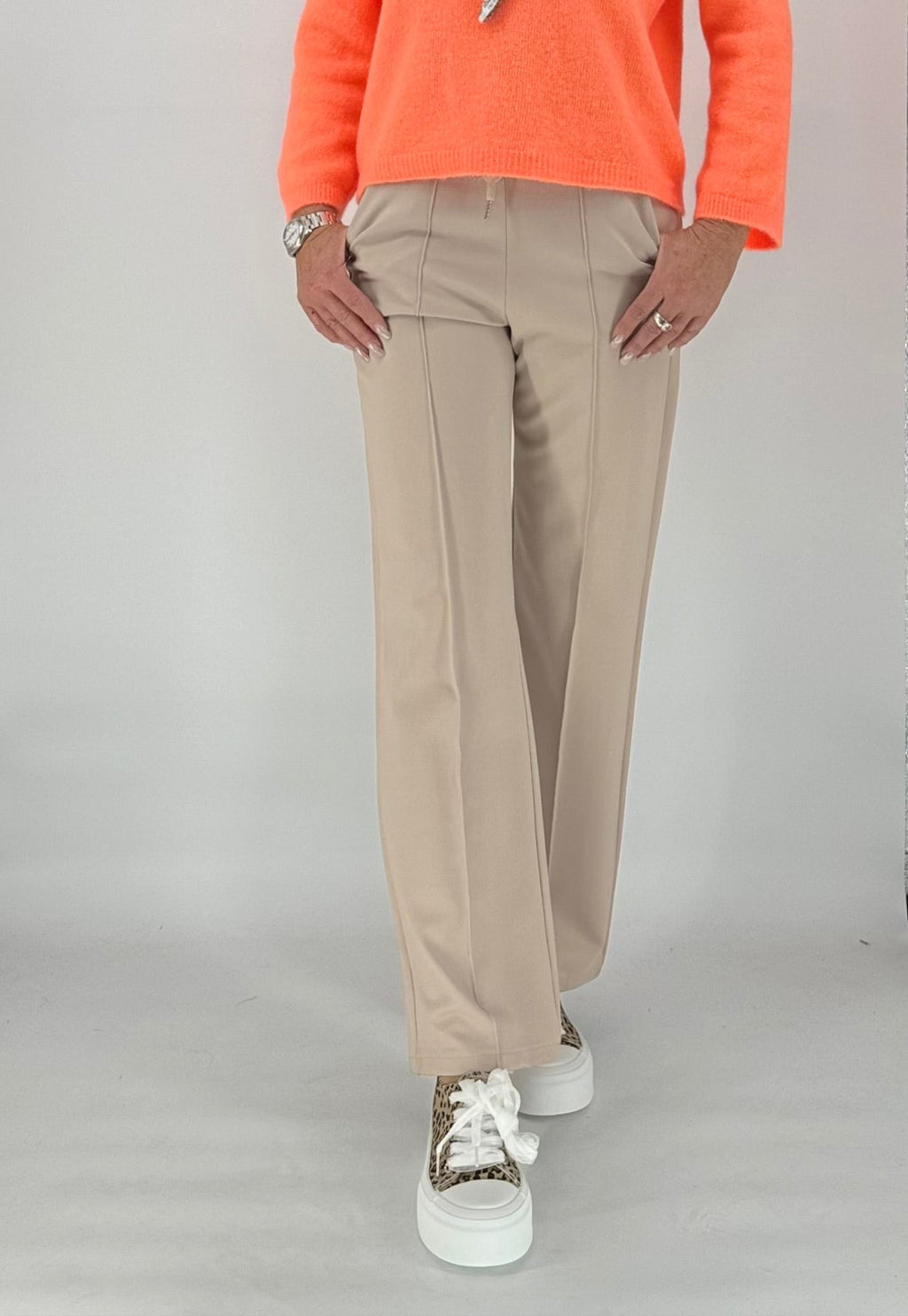 ESViViD Hose mit genähter Bügelfalte in beige