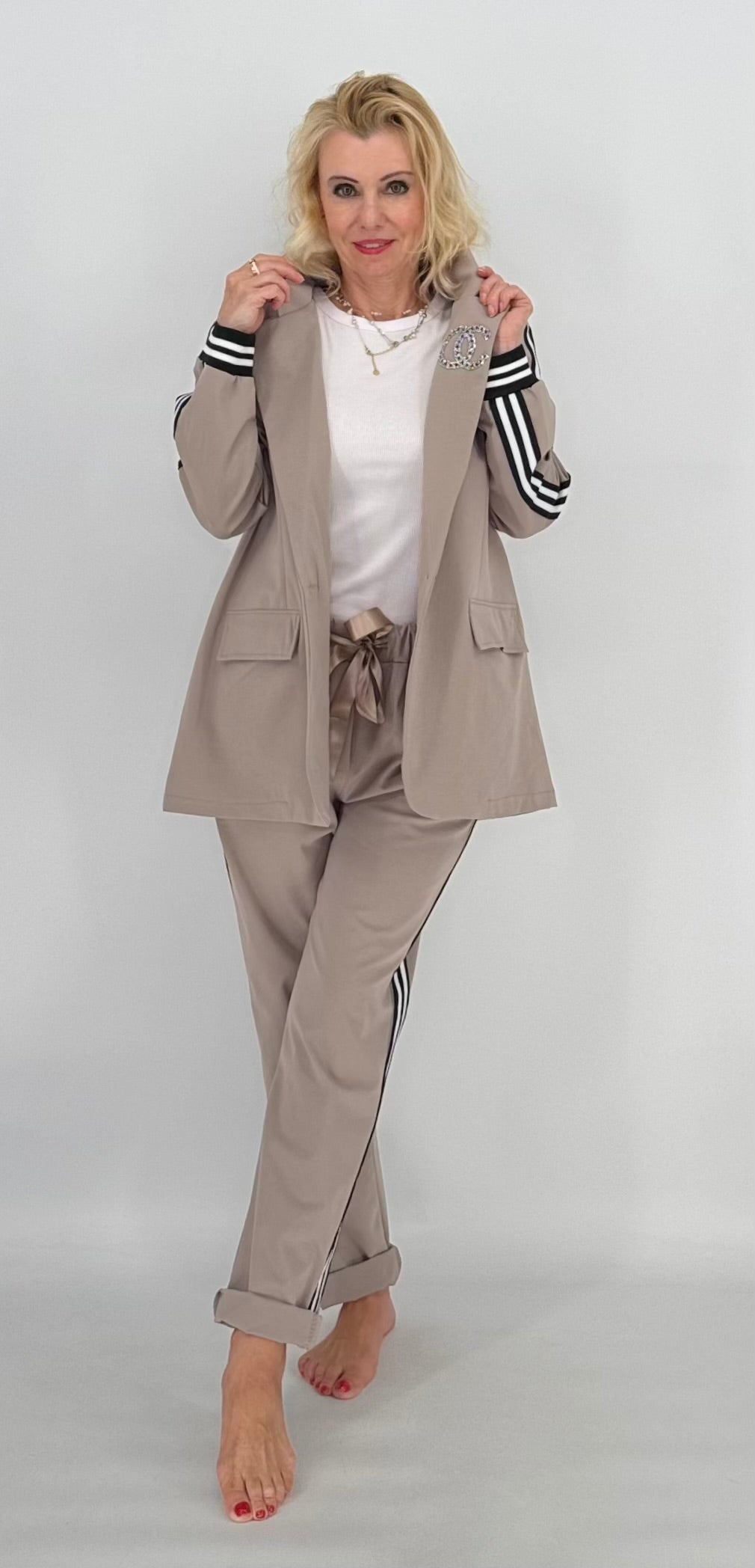 Blazer mit seitlichen Streifen, taupe