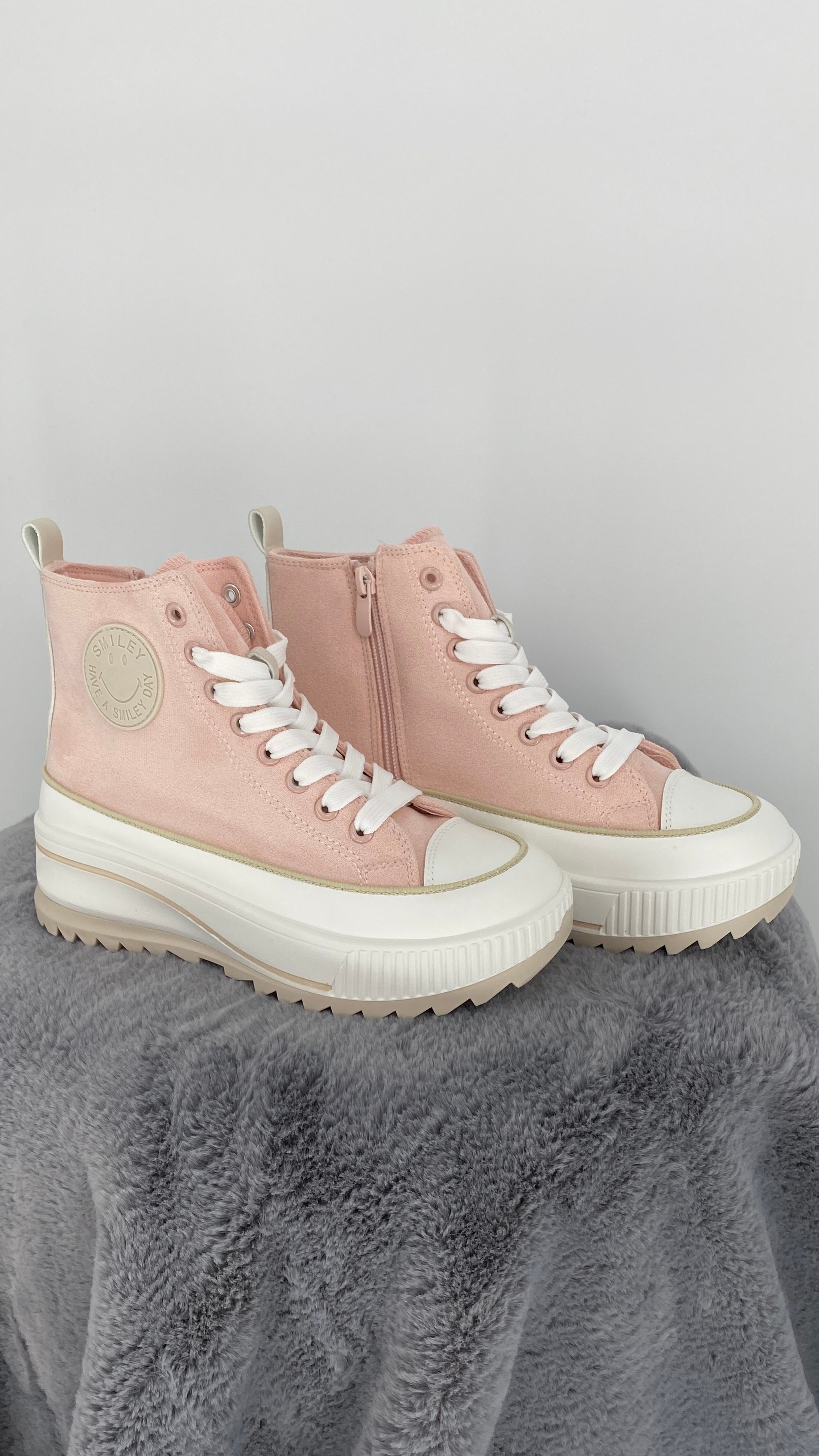 Sneaker mit Plateausohle, in zartem Rosa, 680