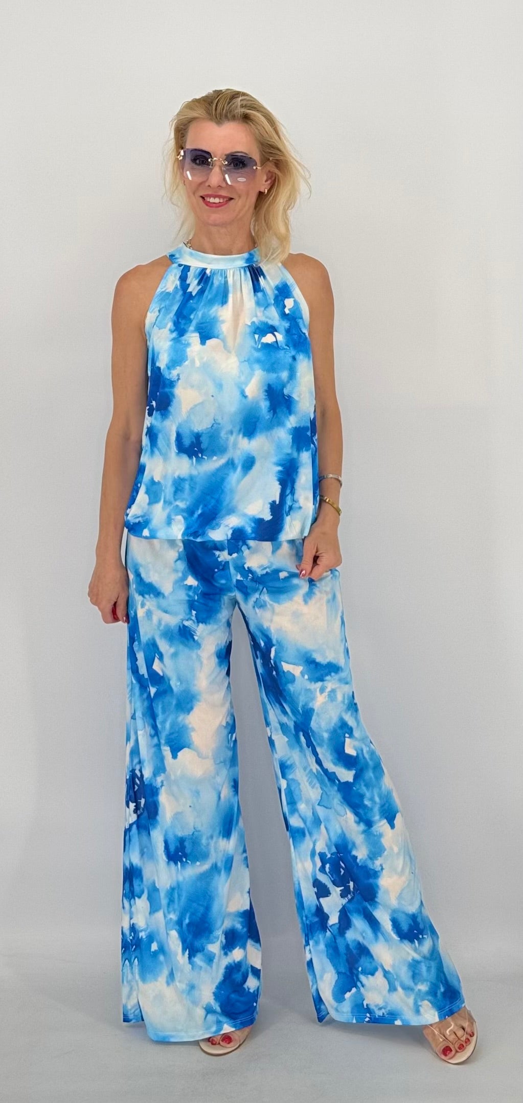Hose, blau gebatikt
