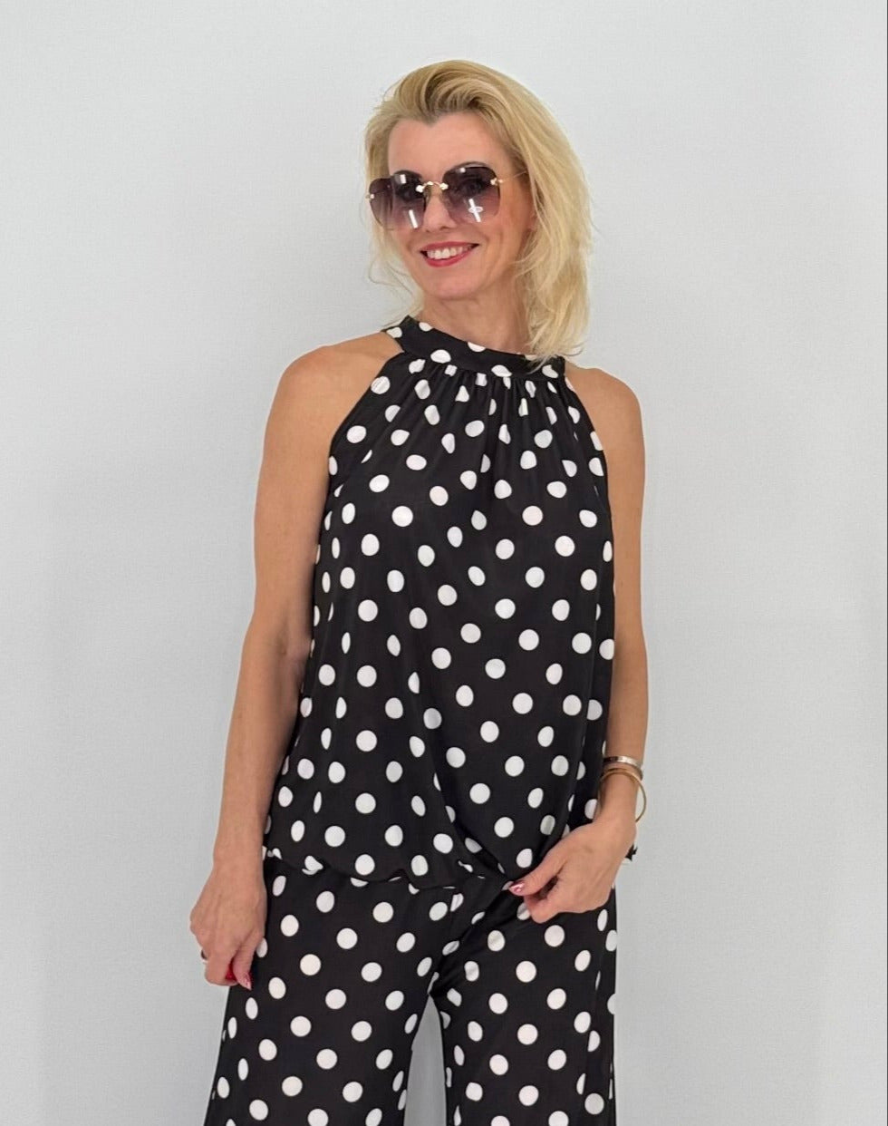 Top, schwarz mit Pünktchen