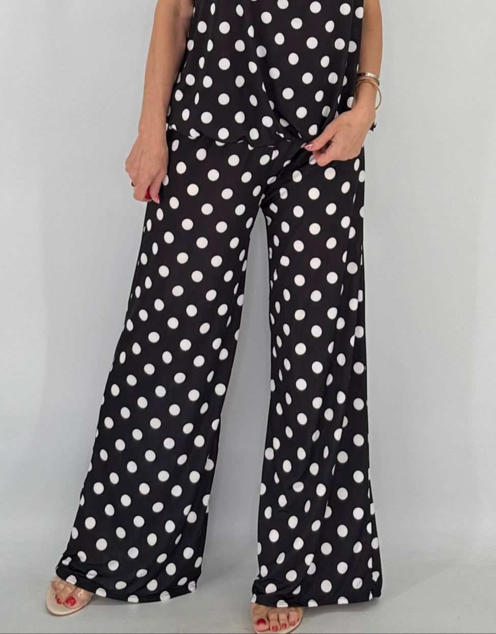 Top, schwarz mit Pünktchen