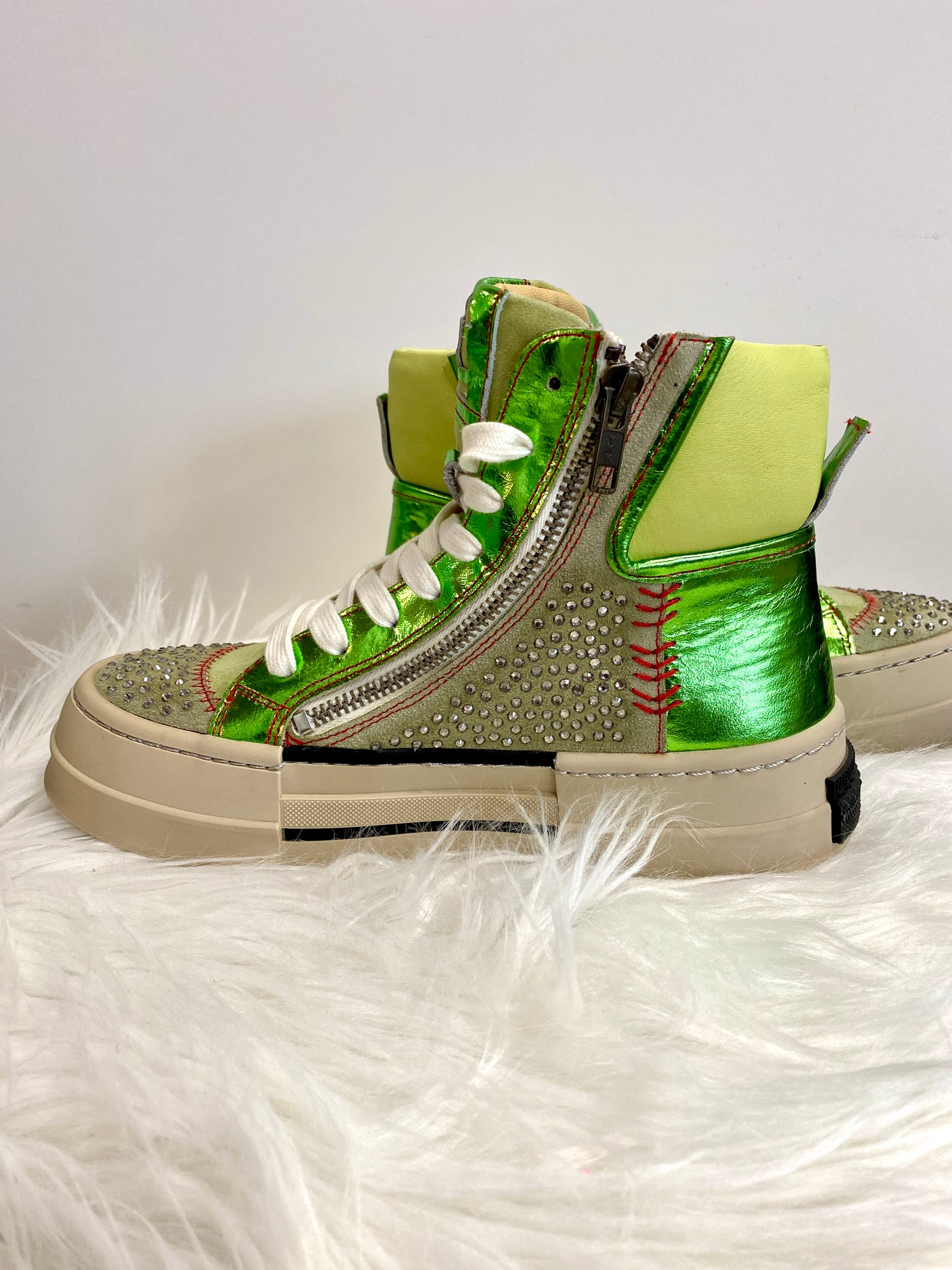 Sneaker Wrinkle mit Strass metallic-grün Rebecca White