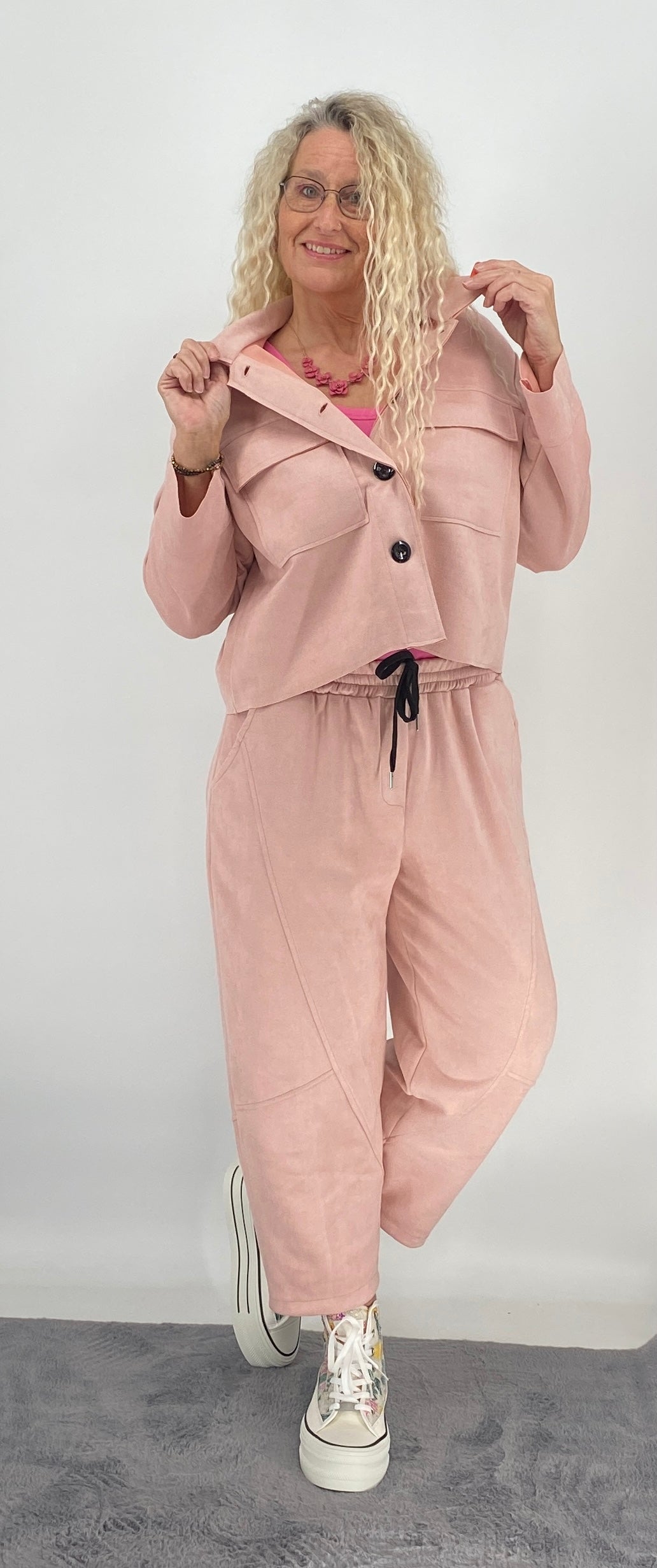 Kurze Jacke Veloursleder-Optik, blau, beige, rosa