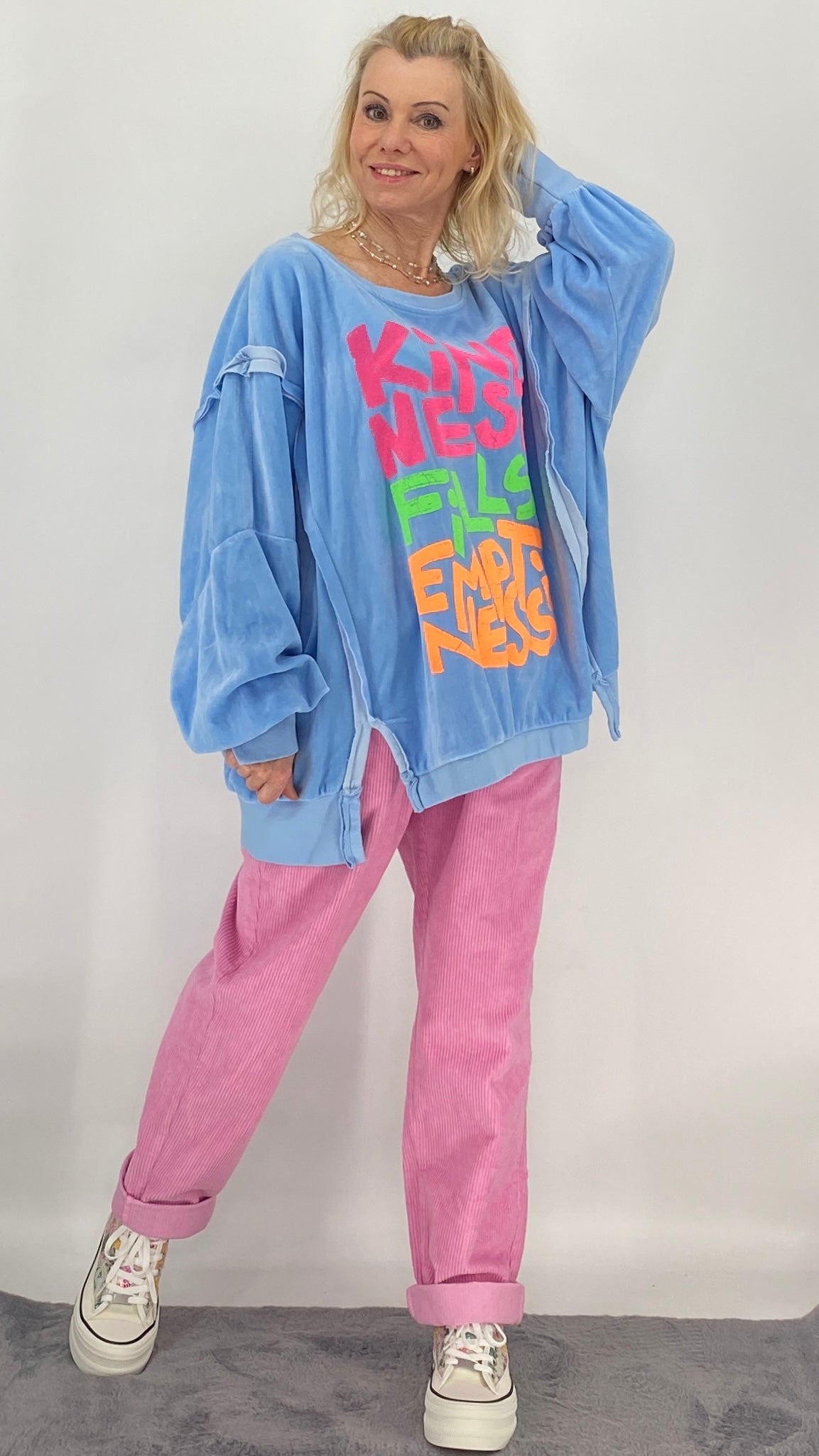 Sweatshirt in blau, weiß