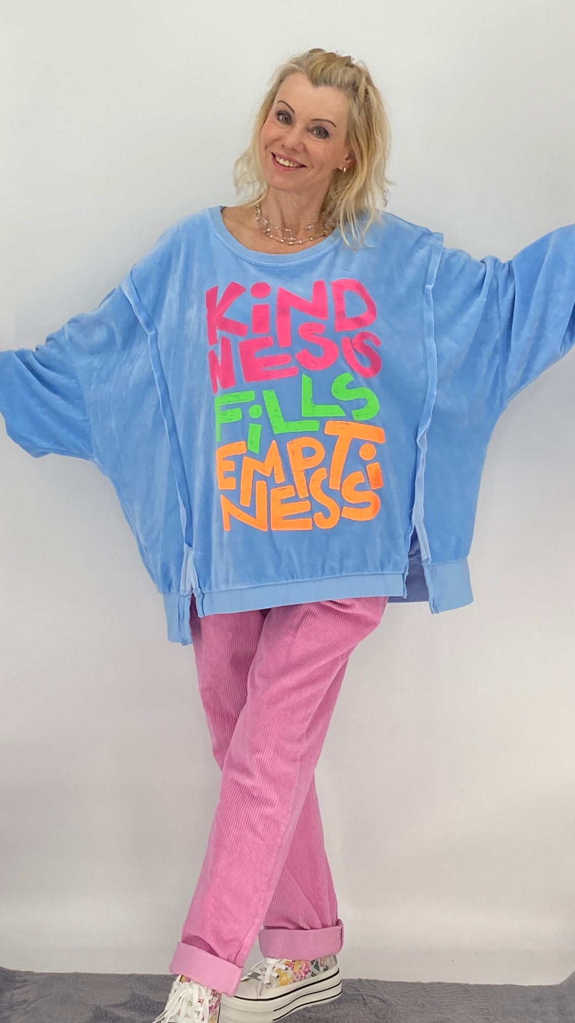 Sweatshirt in blau, weiß