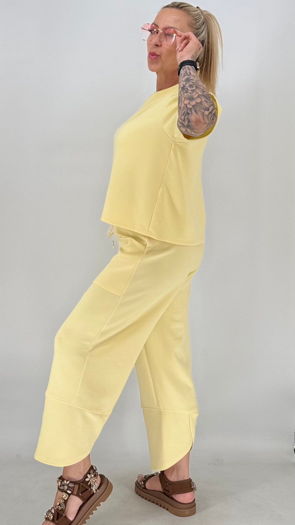 Damen Set : Hosen und Oberteil Halbarm, in Gelb