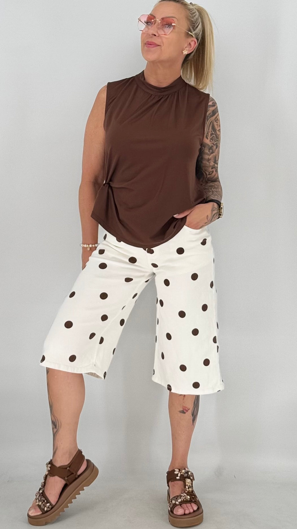 Top Neckholder, in Schwarz, Braun, Taupe