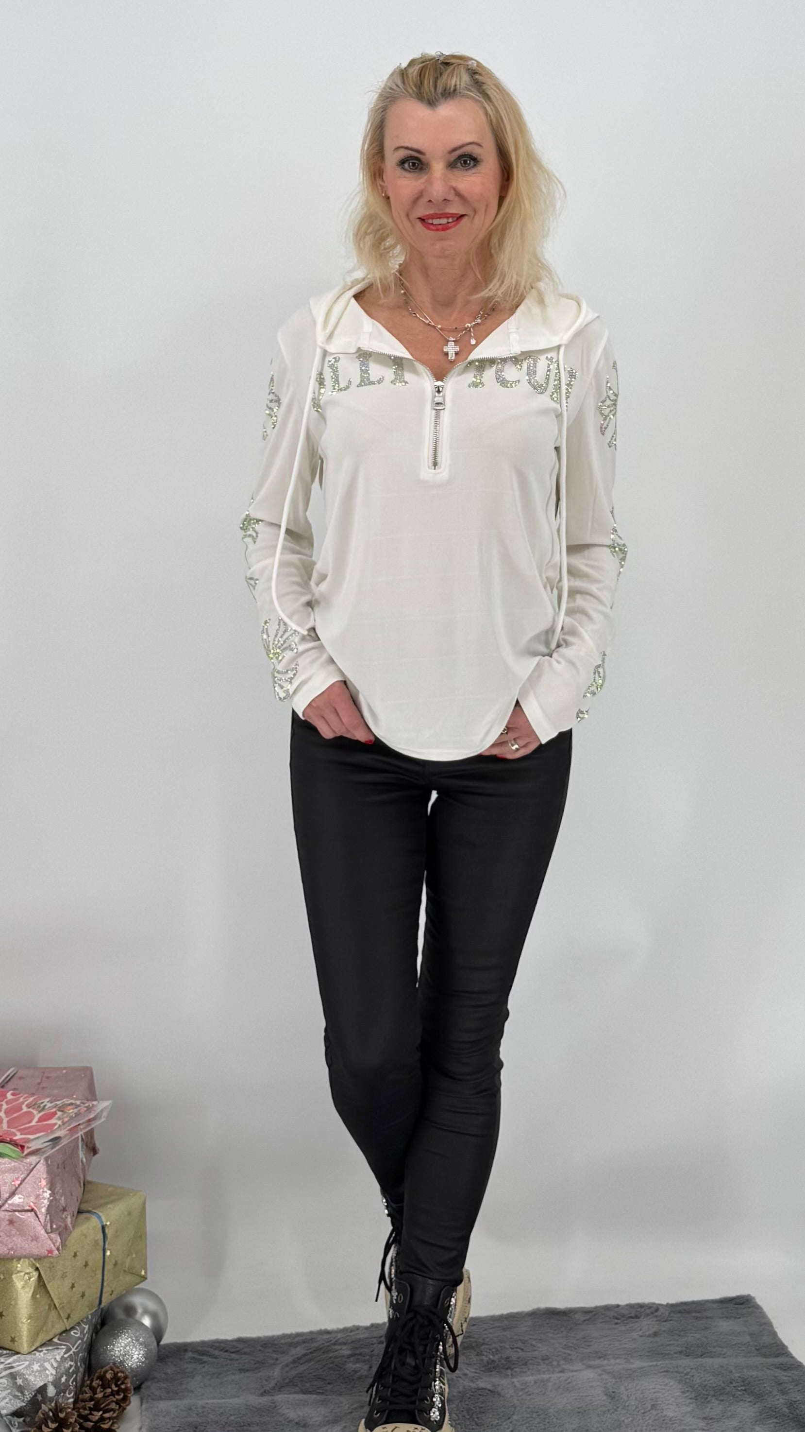 Shirt mit Kapuze "OLLI TCUH", schwarz, weiß