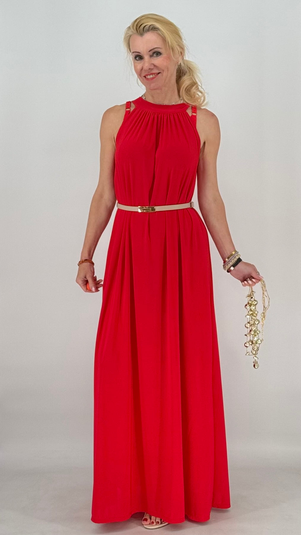 Langes Neckholder Kleid in Rot und Schwarz
