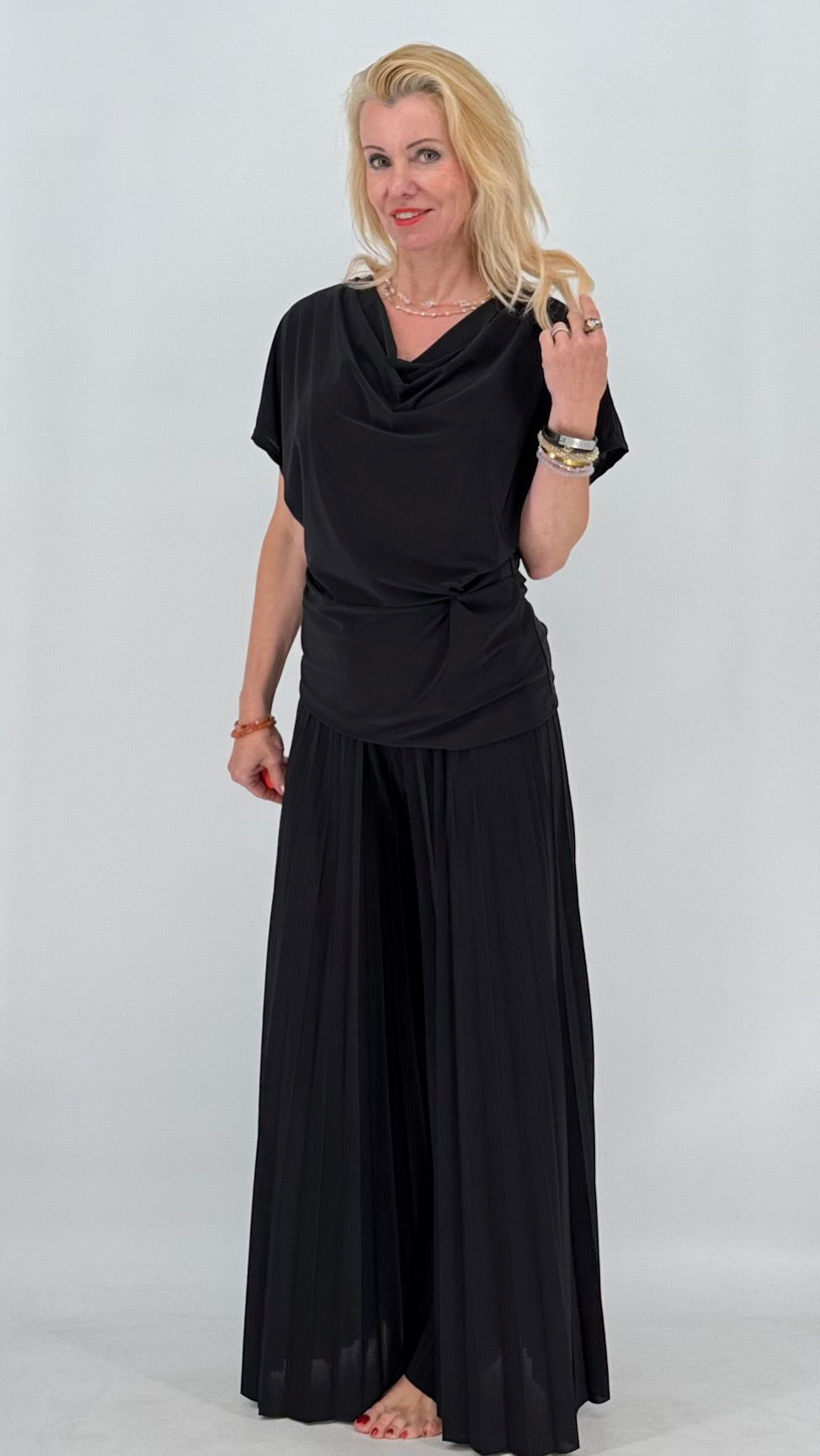 Damen Shirt, in Rot und Schwarz