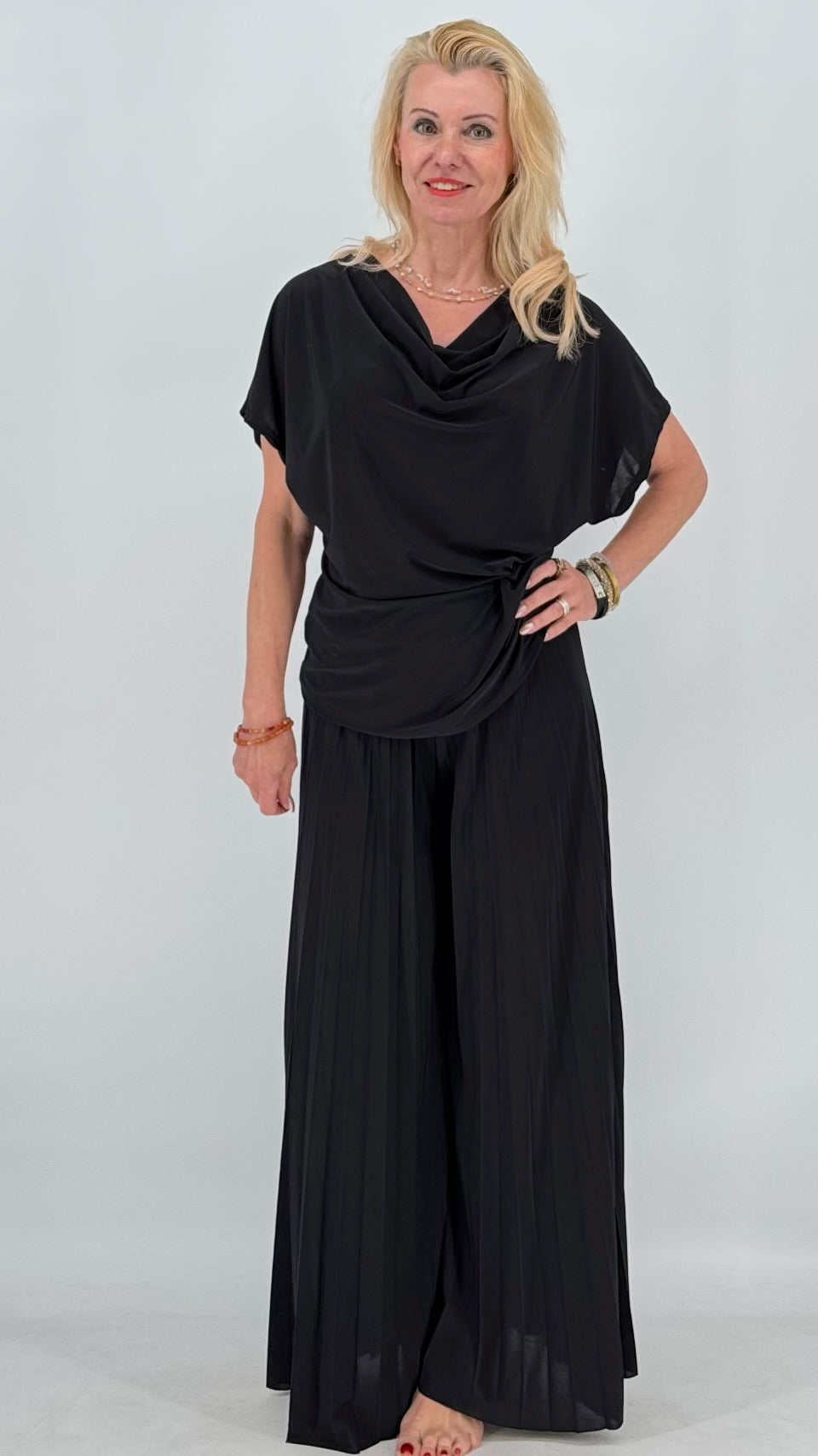 Damen Shirt, in Rot und Schwarz