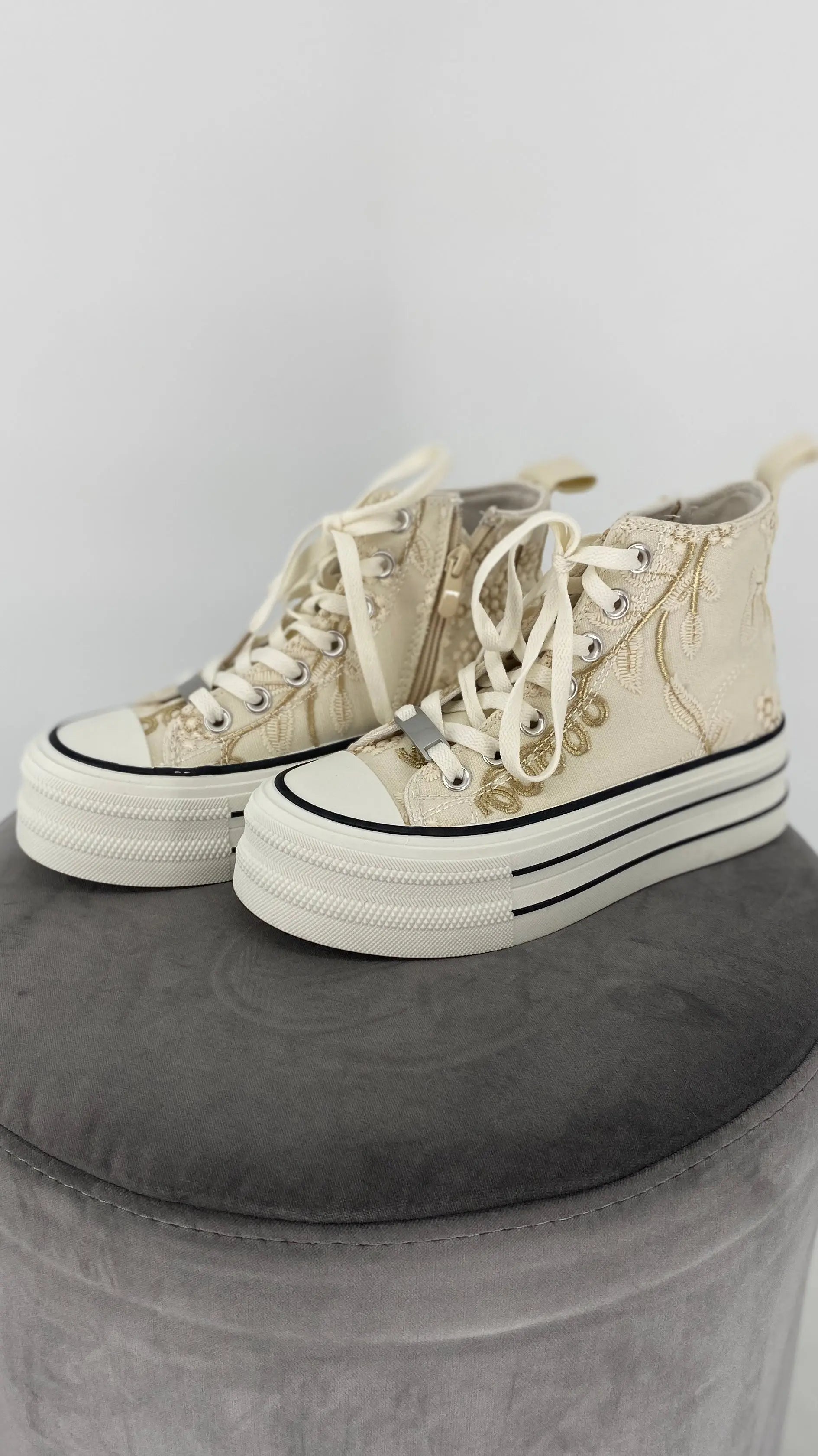 Sneaker mit Plateausohle, beige 8 - 140 - By Elena FashionBy Elena Fashion