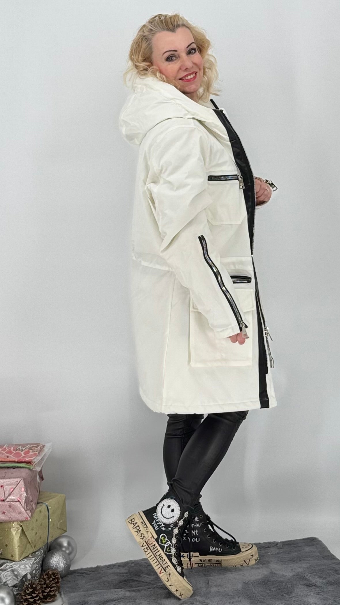 Winter Jacke mit Details, weiss