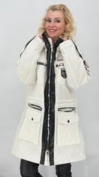 Winter Jacke mit Details, weiss