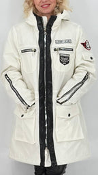 Winter Jacke mit Details, weiss