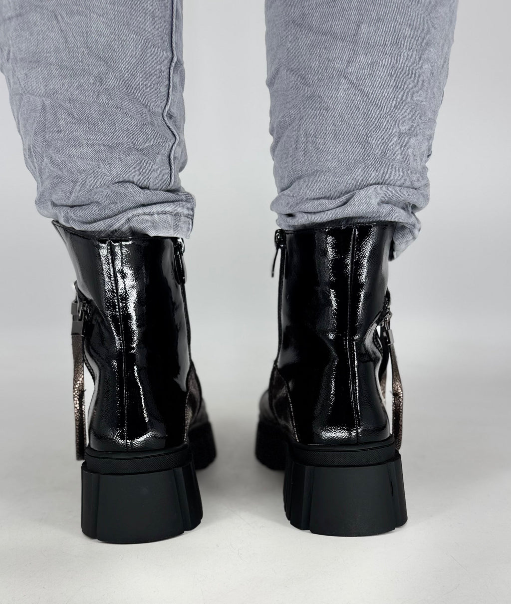 Boots schwarz/petwer lack A-916