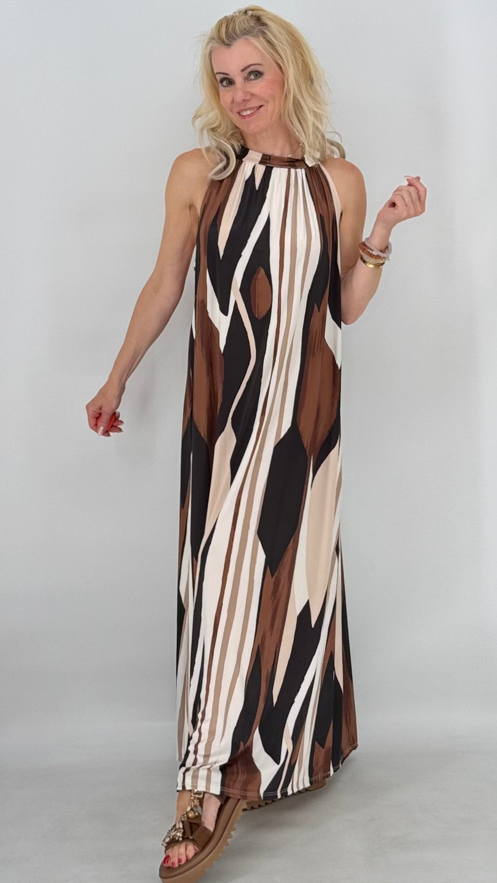 Sommer Neckholder Kleid in Beige und Braun
