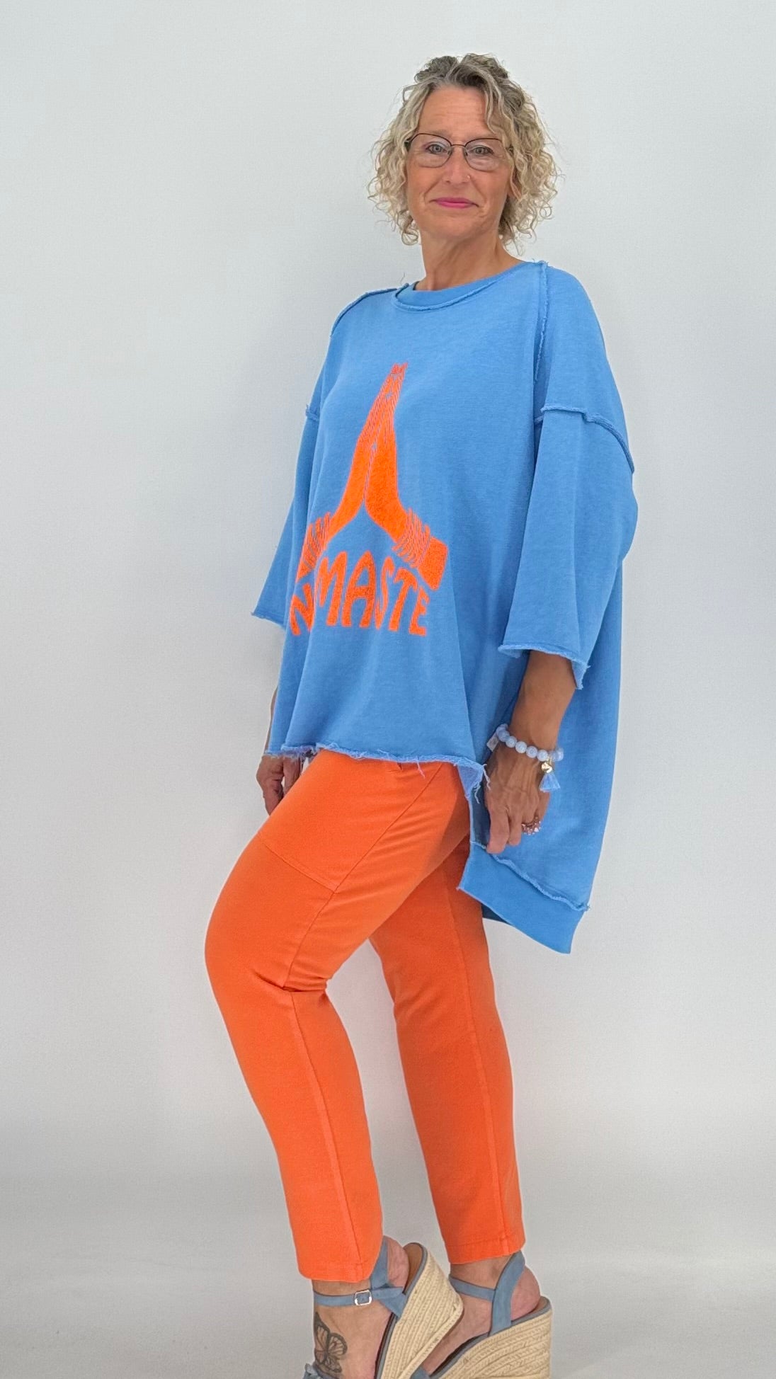 Sweatshirt in blau "NAMASTE"