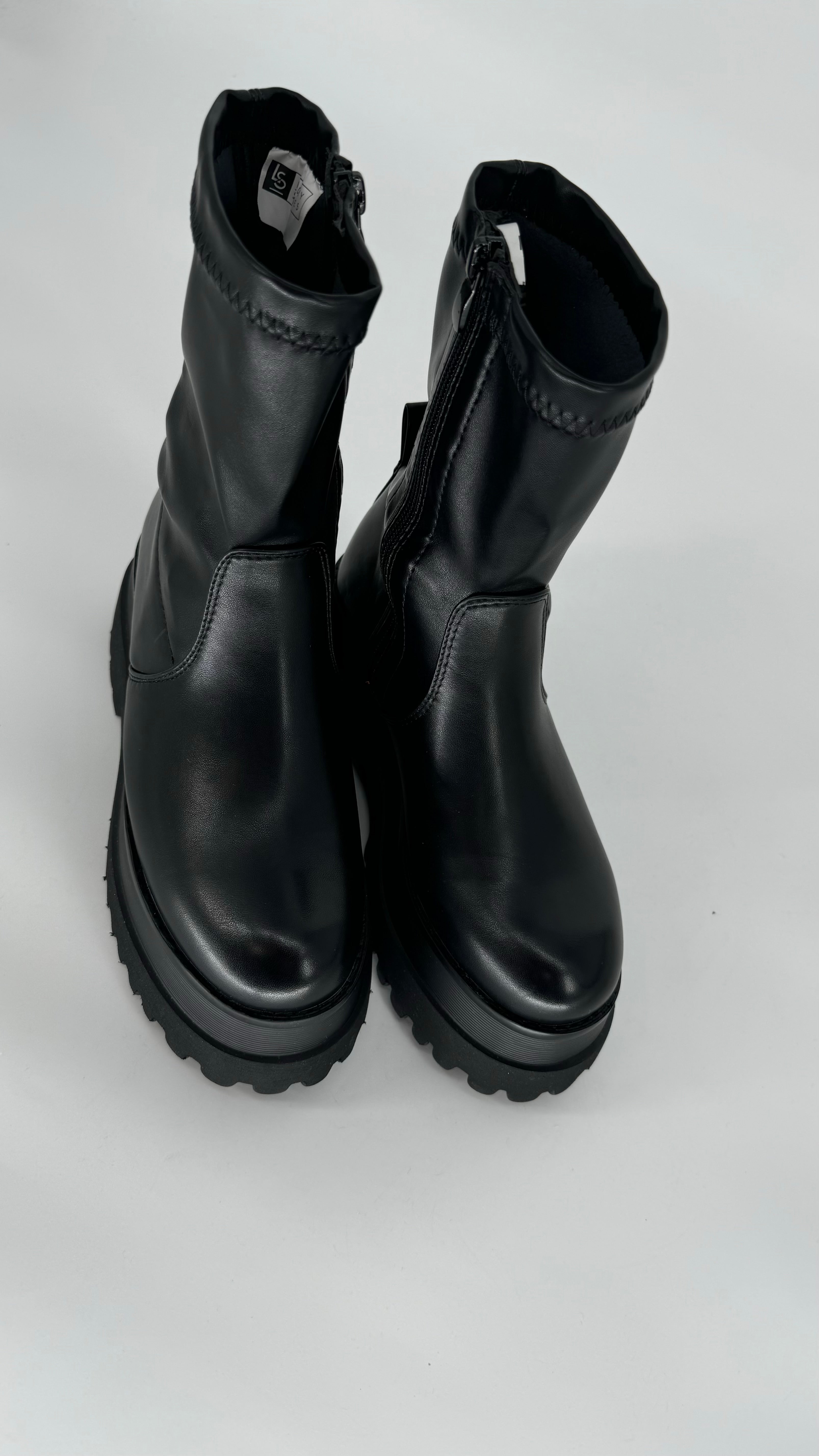 Boots Plateau Sohle schwarz D-72