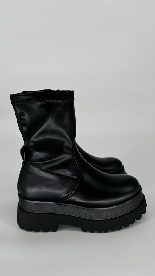 Boots Plateau Sohle schwarz D-72