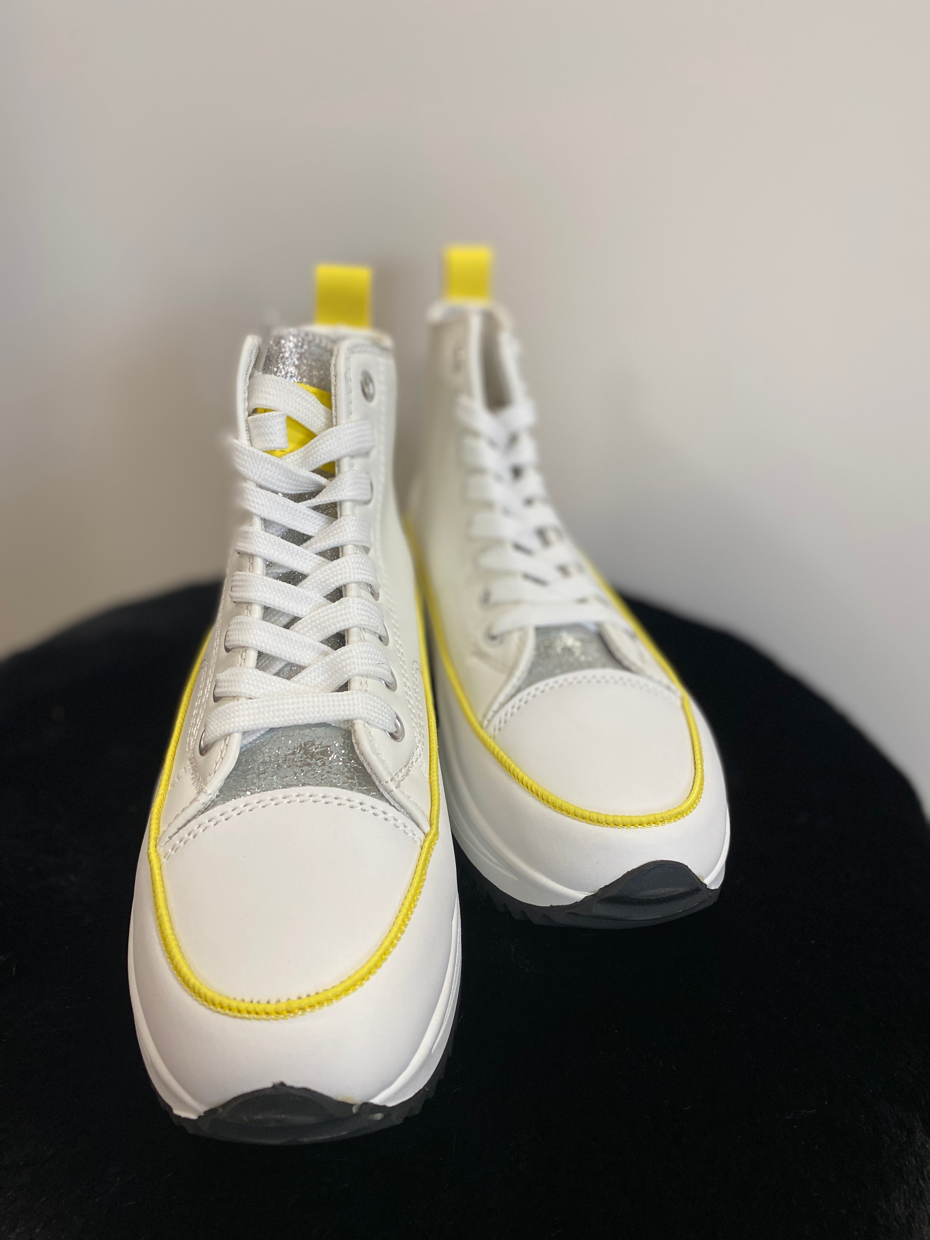 Sneaker "Smiley" weiß/gelb  mit silver metallic Zunge LS-671