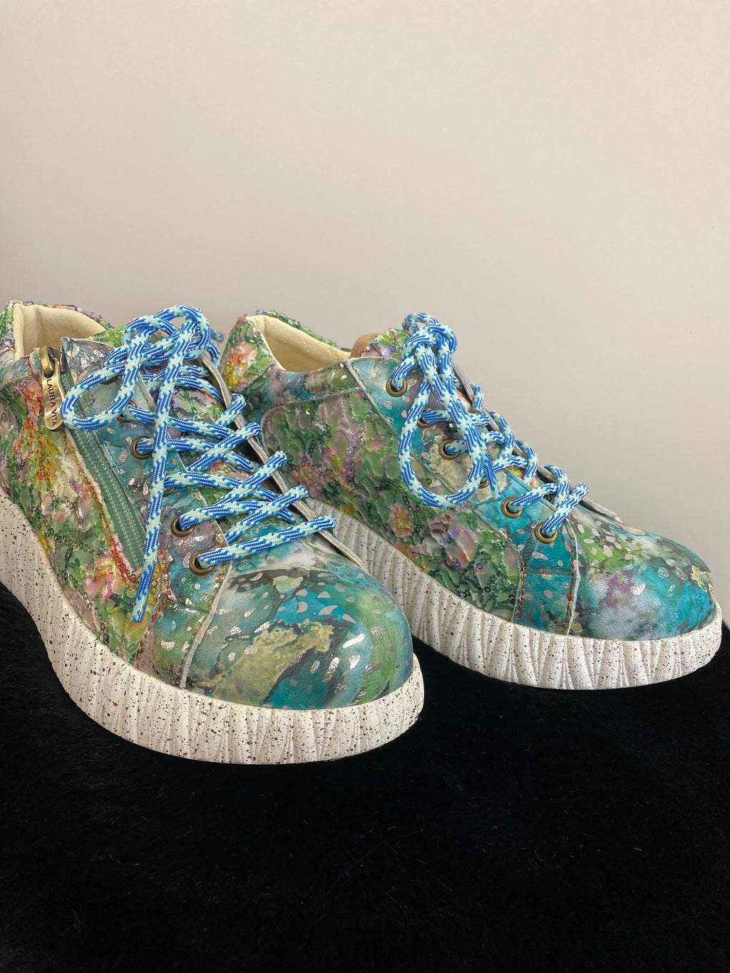 Laura Vita Sneaker 04