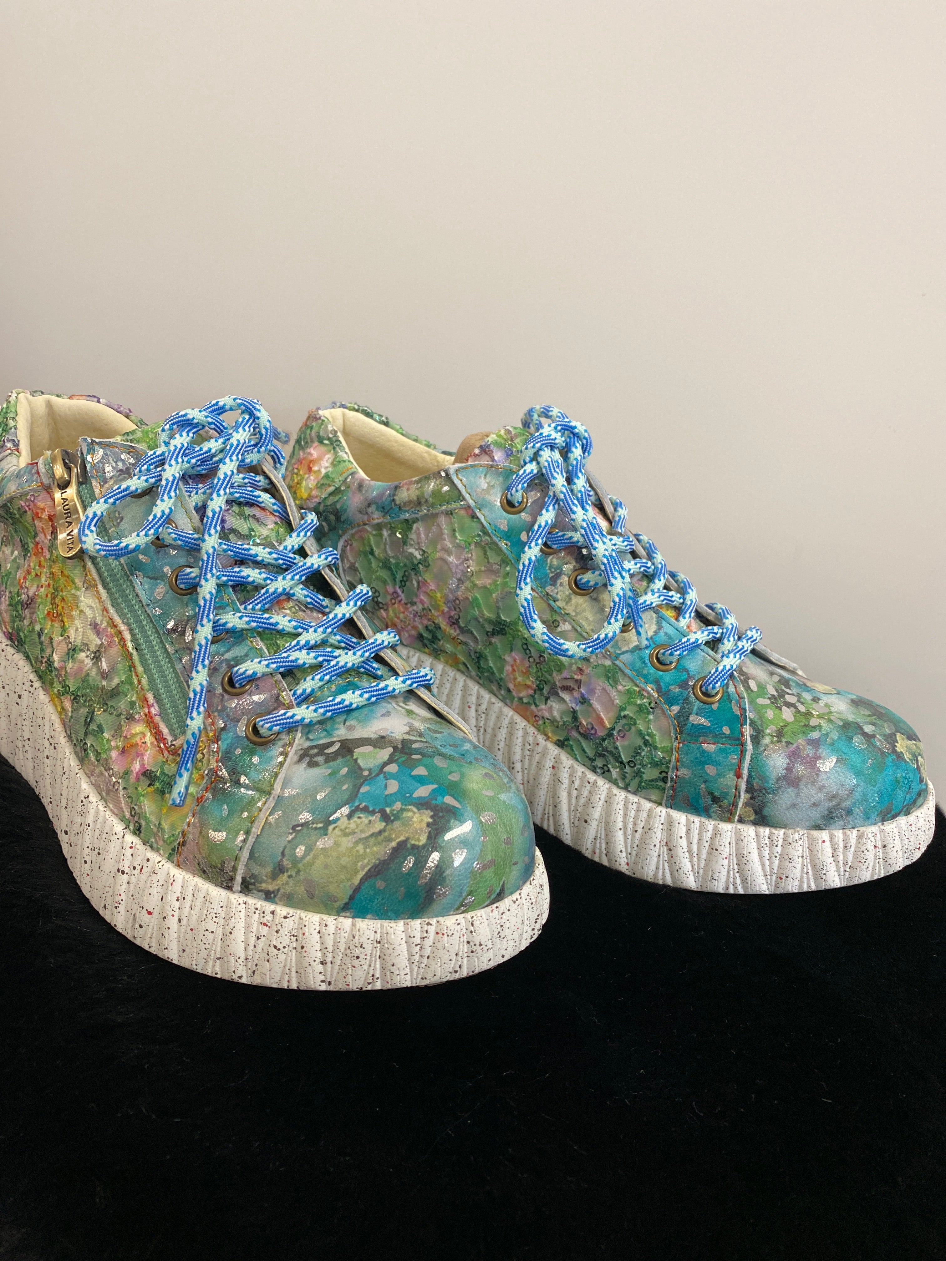 Laura Vita Sneaker 04