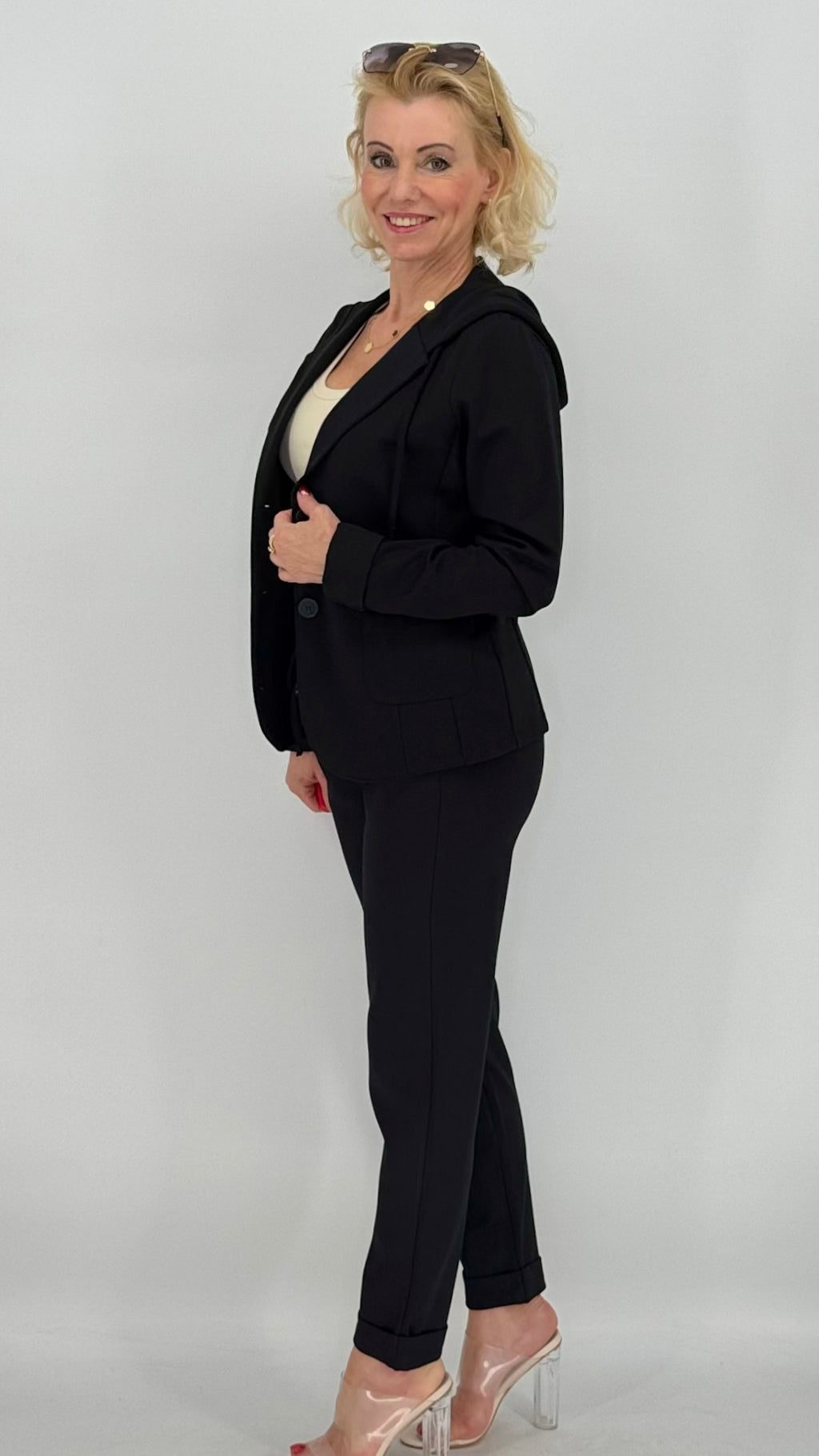 Blazer ESViViD, schwarz mit Kapuze