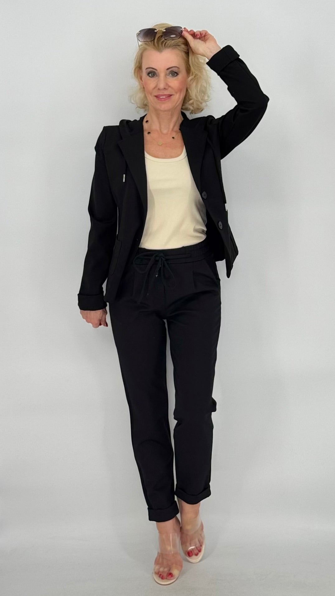 Blazer ESViViD, schwarz mit Kapuze