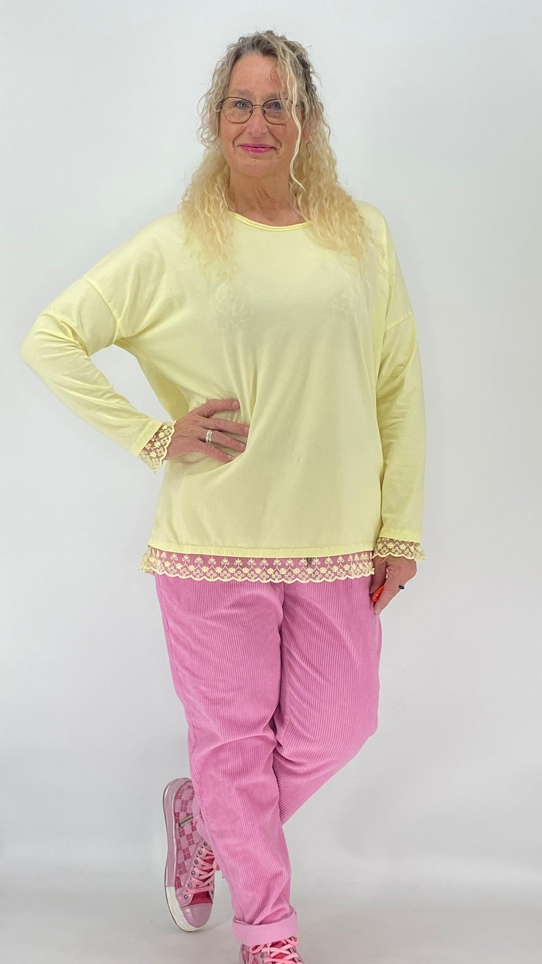 Basic langarm Shirt mit Spitze verziert