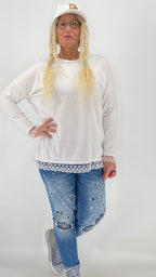 Basic langarm Shirt mit Spitze verziert