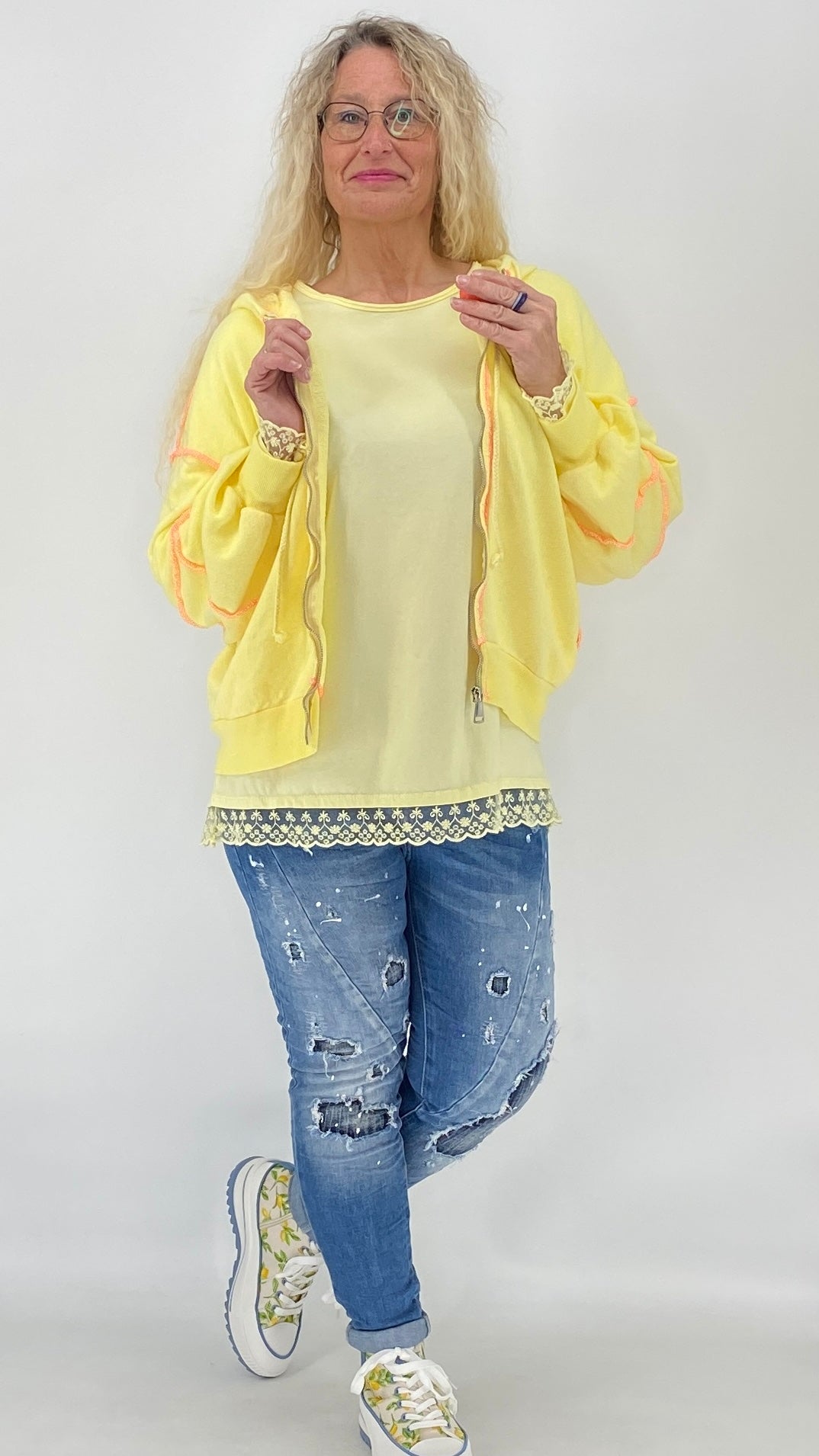 Sweety Jacke aus 100 % Baumwolle in Weiß, Blau und Gelb