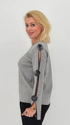 Pullover mit dekorativem Besatz, grau