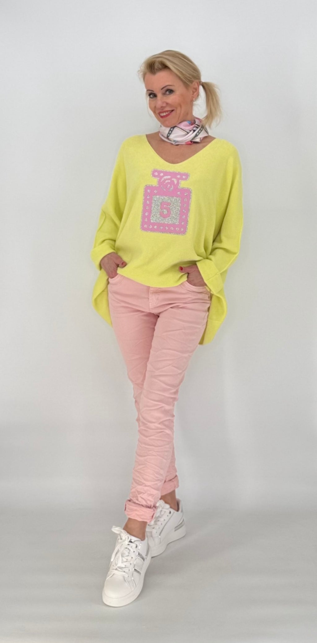 Pullover in gelb, Parfüm