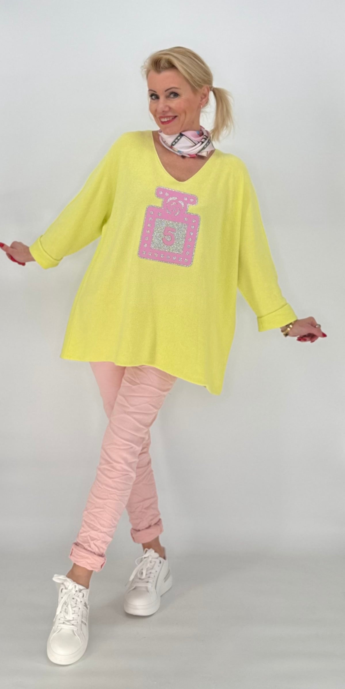 Pullover in gelb, Parfüm