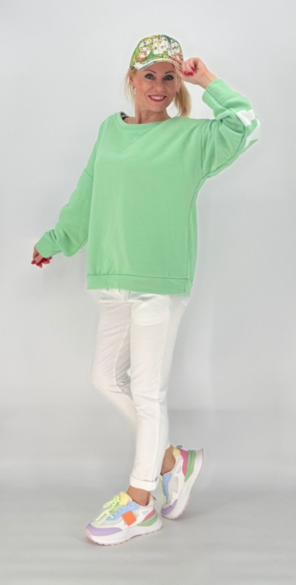 Sweatshirt in mint, "NAMASTE"