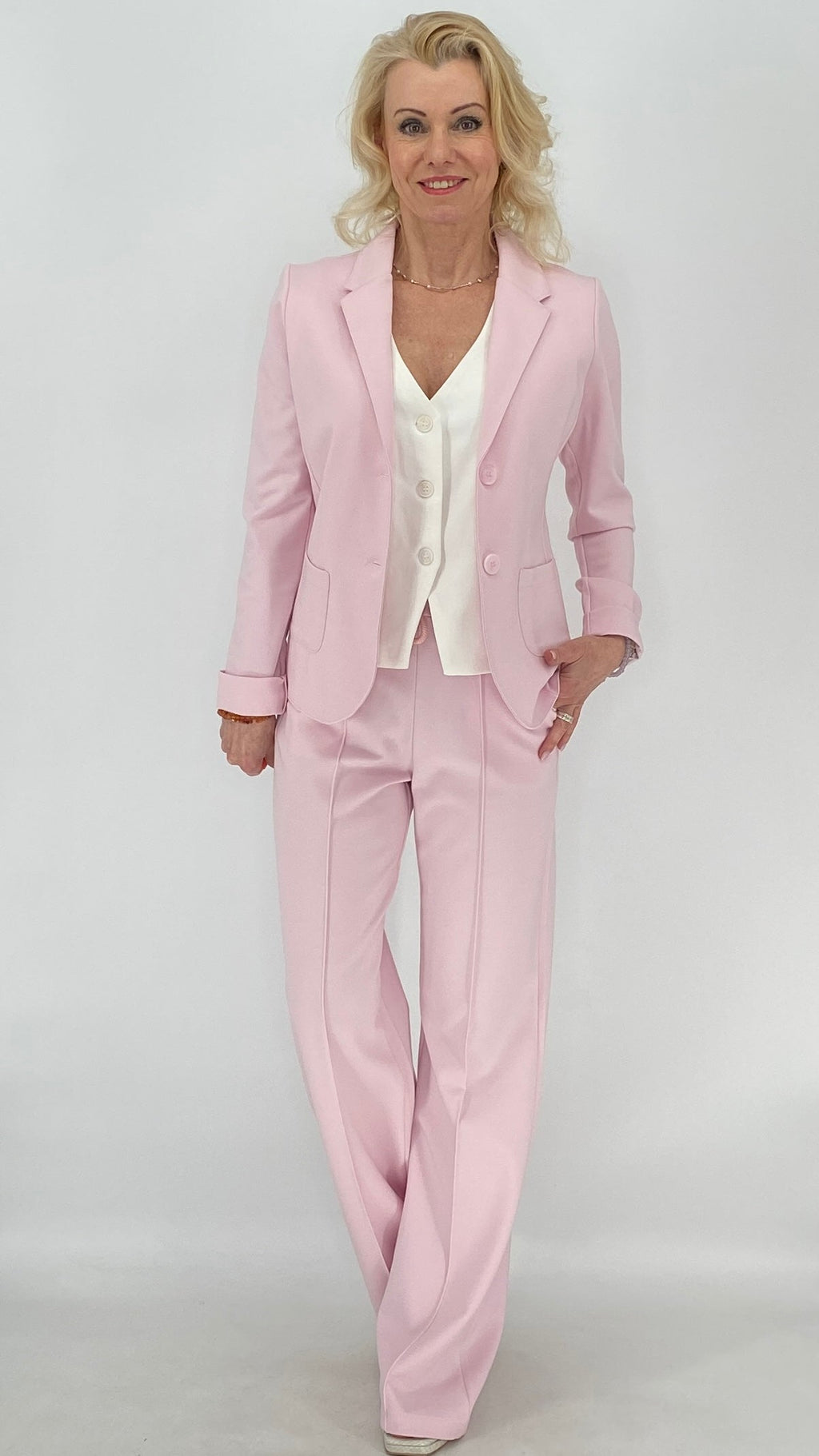 ESViViD Hose mit genähter Bügelfalte in rosa - By Elena FashionBy Elena Fashion