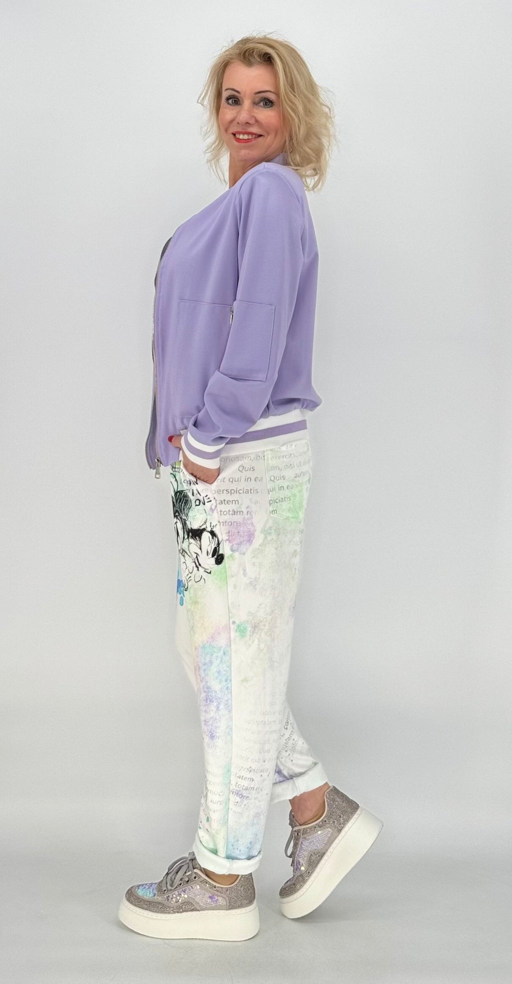 ESVIVID Bomberjacke in Flieder mit weißen Streifen