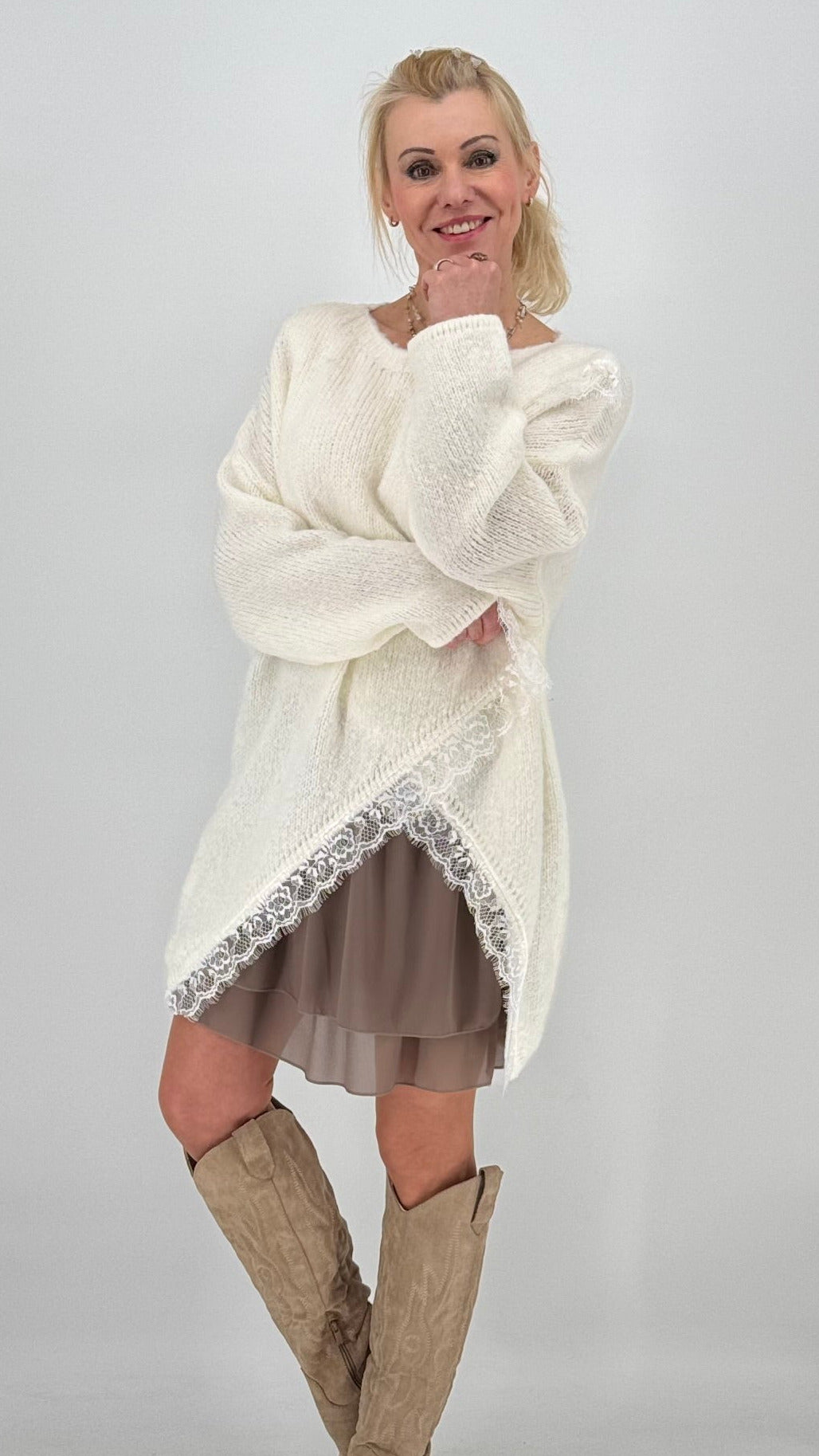 Pullover mit Asymmetrischer Saum, weiss