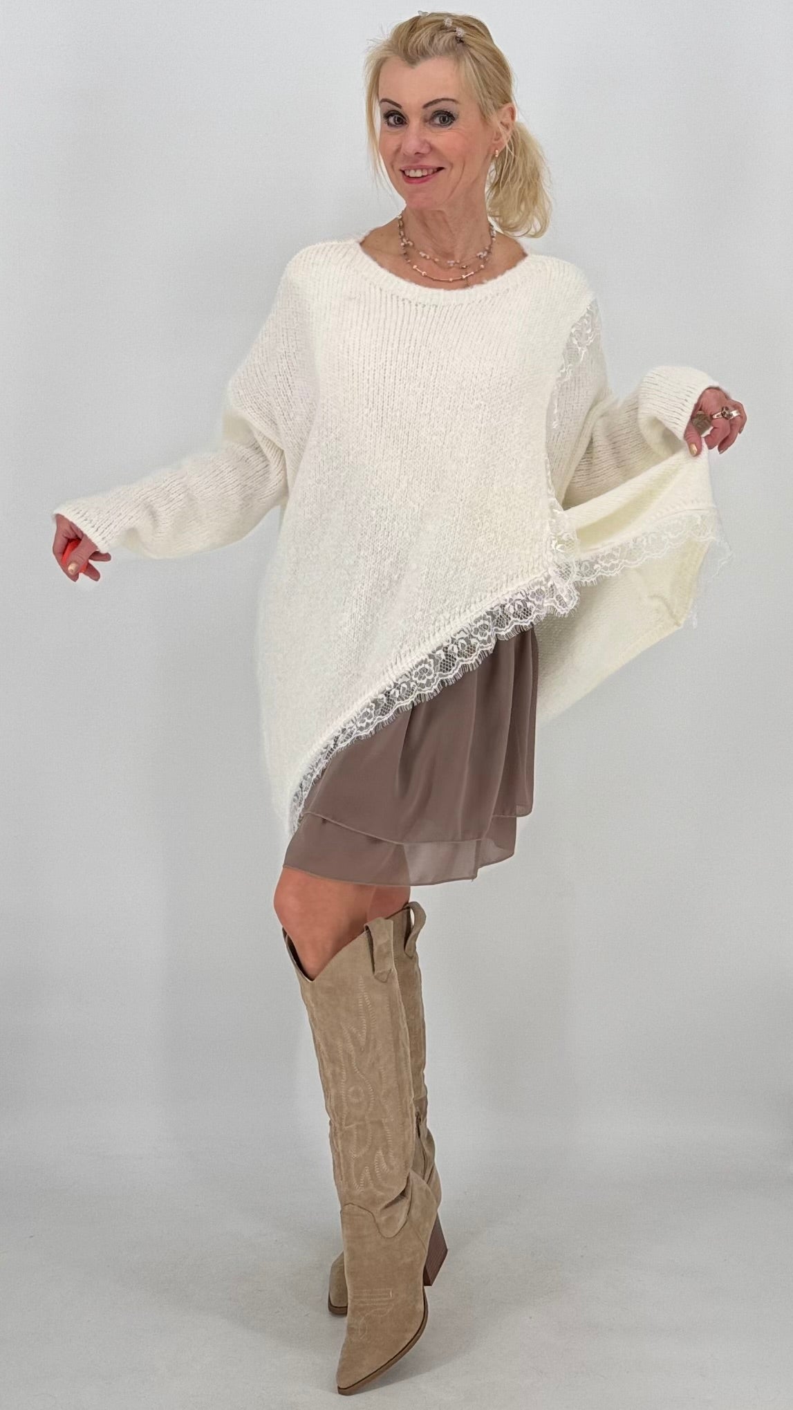 Pullover mit Asymmetrischer Saum, weiss