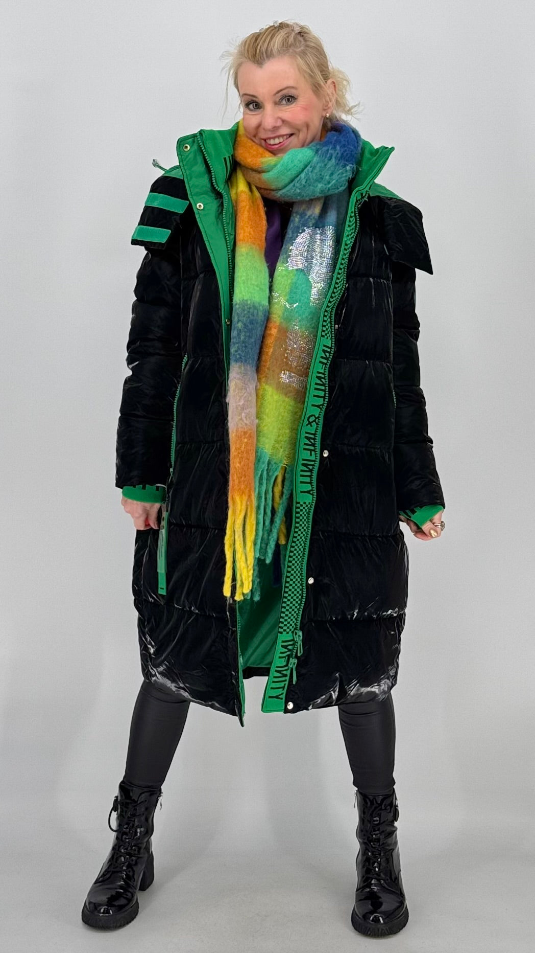 Winter Steppjacke, leichter Schimmereffekt, schwarz/grün