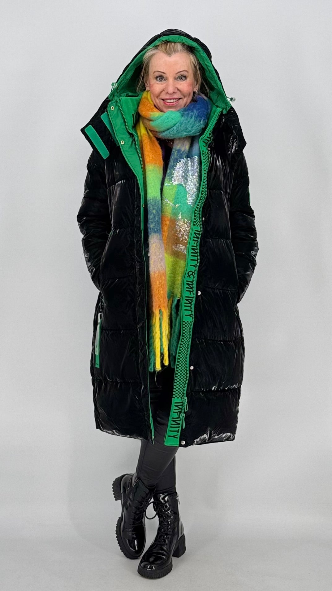 Winter Steppjacke, leichter Schimmereffekt, schwarz/grün