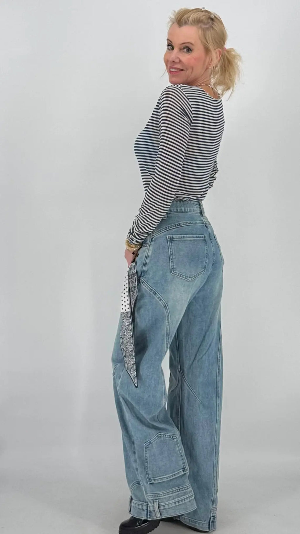 Wide - Leg Jeans - By Elena FashionBy Elena Fashion