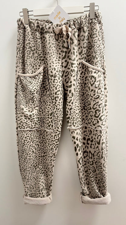 Jogpants Hose "Leo", beige/grün