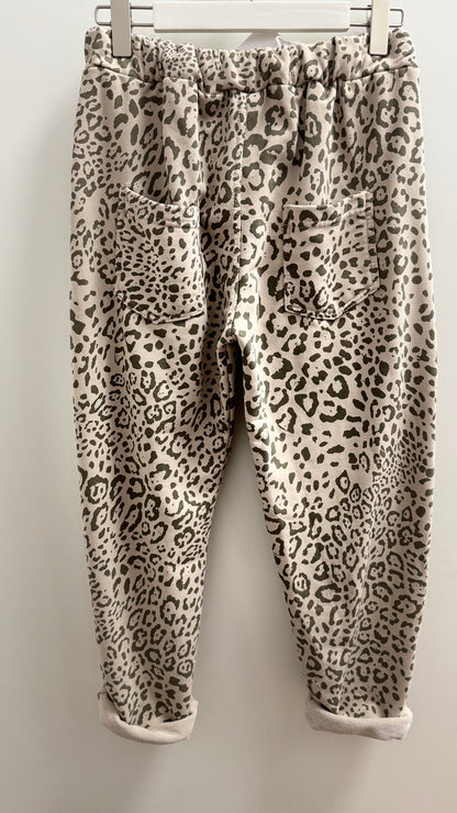 Jogpants Hose "Leo", beige/grün