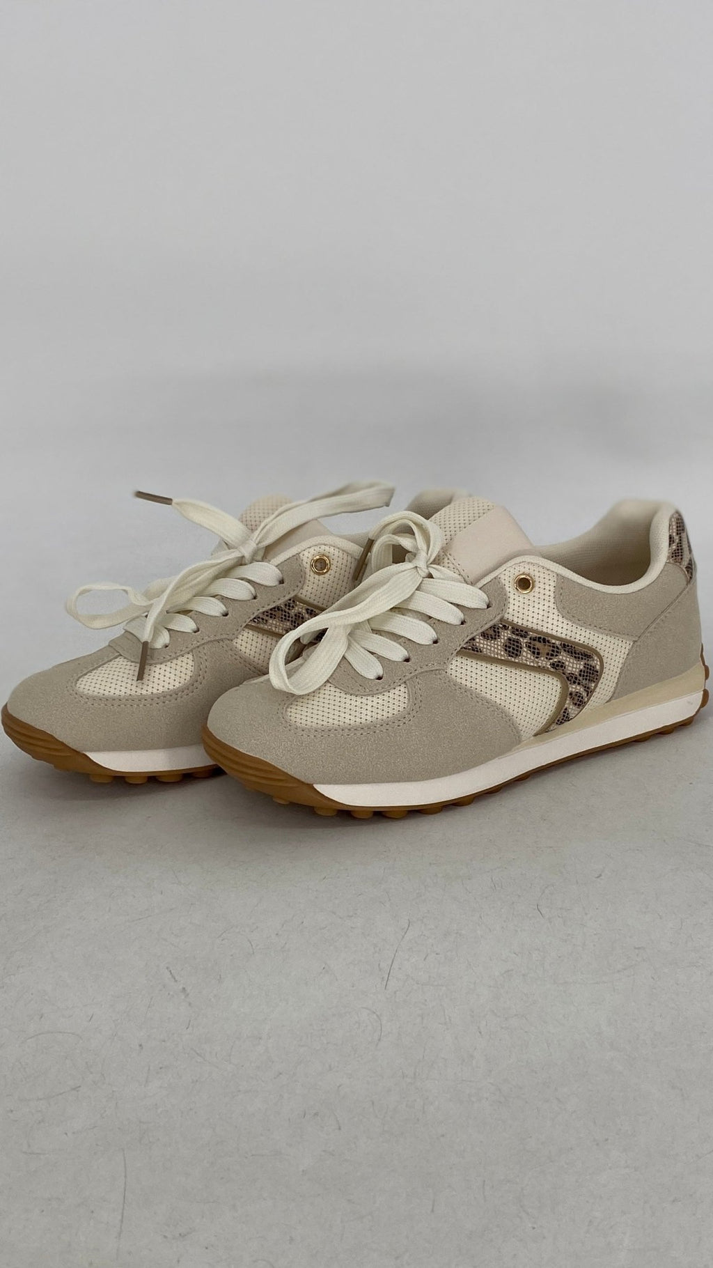 Sneaker in creme - By Elena FashionBy Elena Fashion