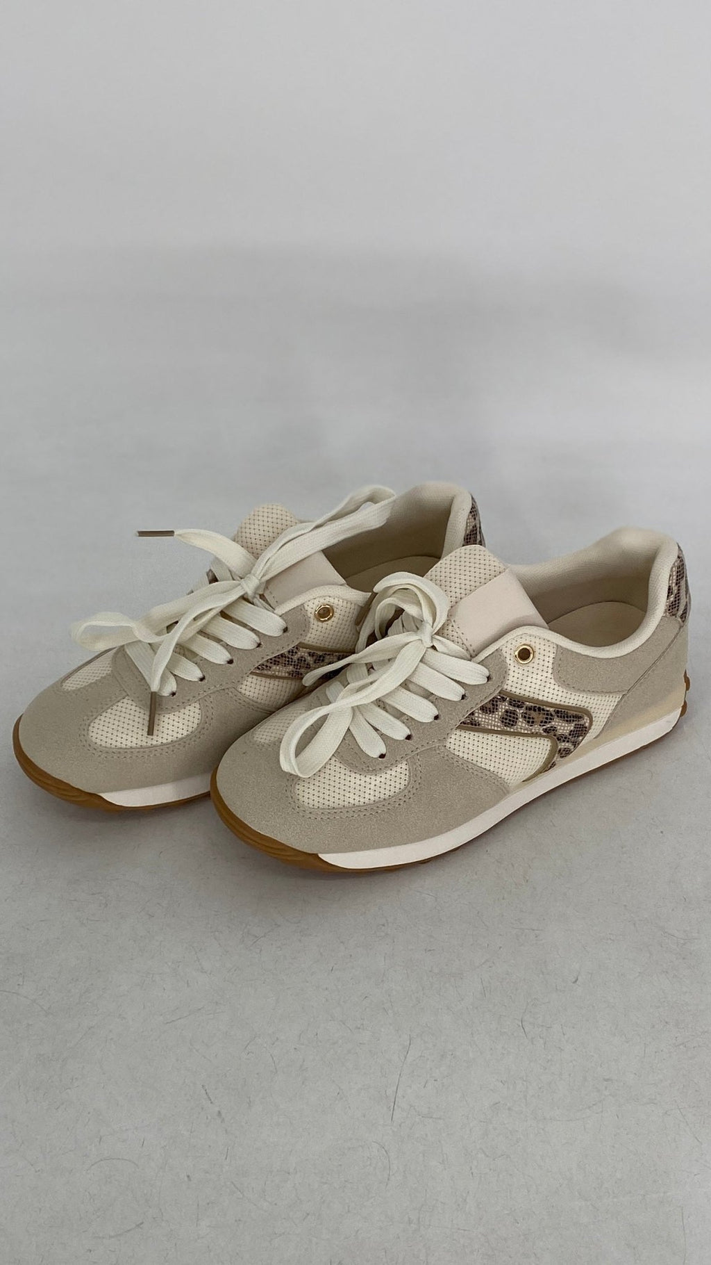 Sneaker in creme - By Elena FashionBy Elena Fashion